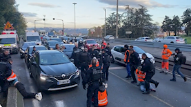 פעילי אקלים חוסמים כביש בצרפת, צילום: טוויטר